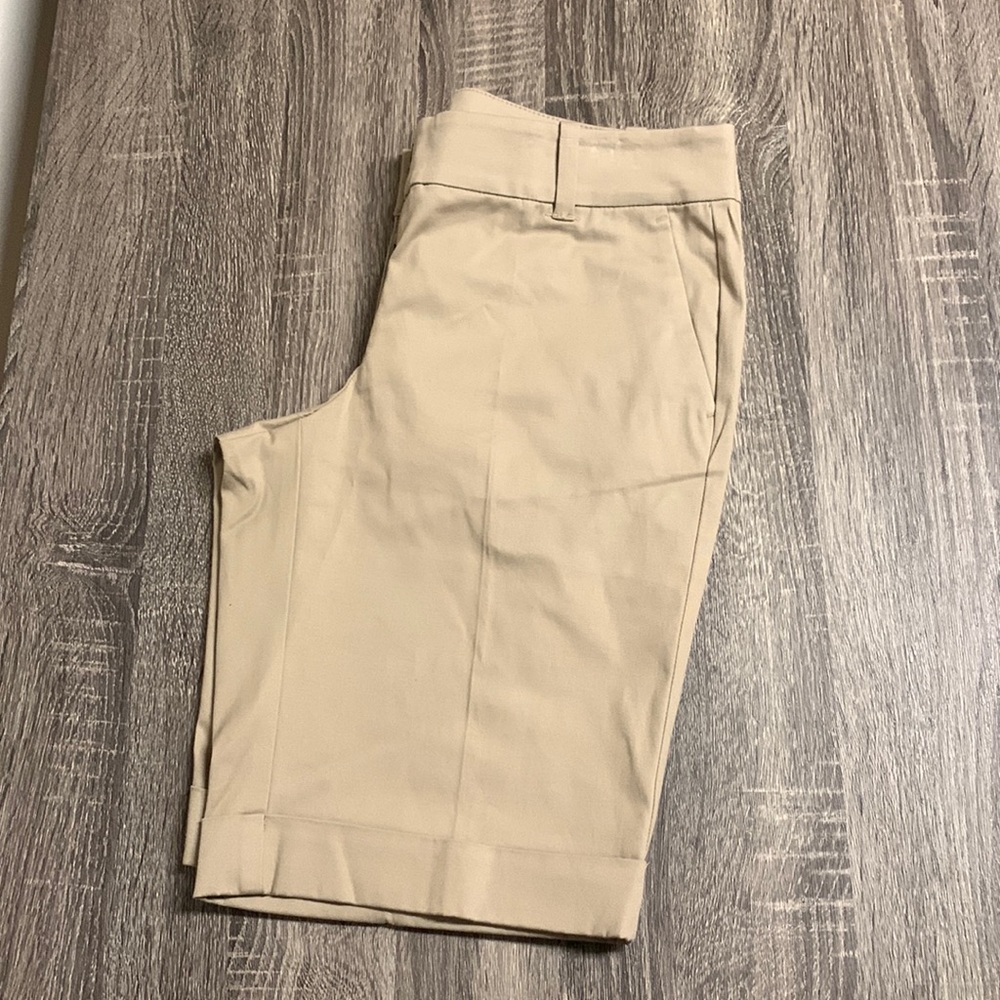 NWT Ann Taylor Boardwalk tan shorts